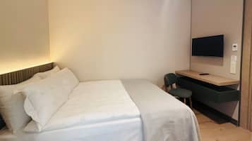 Økonomi-dobbeltrom | Skrivebord for bærbar PC og wi-fi (inkludert)