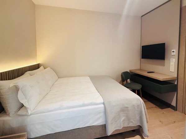 Economy Double Room | Laptop workspace, free WiFi - ARKK ROOMS (Antalya)