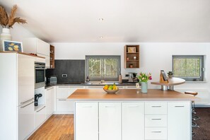 Kühlschrank, Ofen, Herdplatte, Geschirrspüler