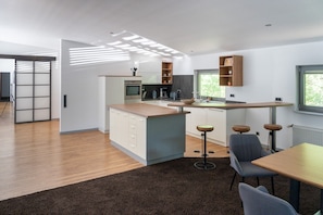 Uklassifisert bilde, 2 av 35, knapp