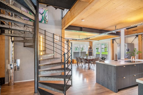 Dining. Moselbude Cube: House with Moselle View, Sauna, Rooftop Terrace, E-Bikes, Grill