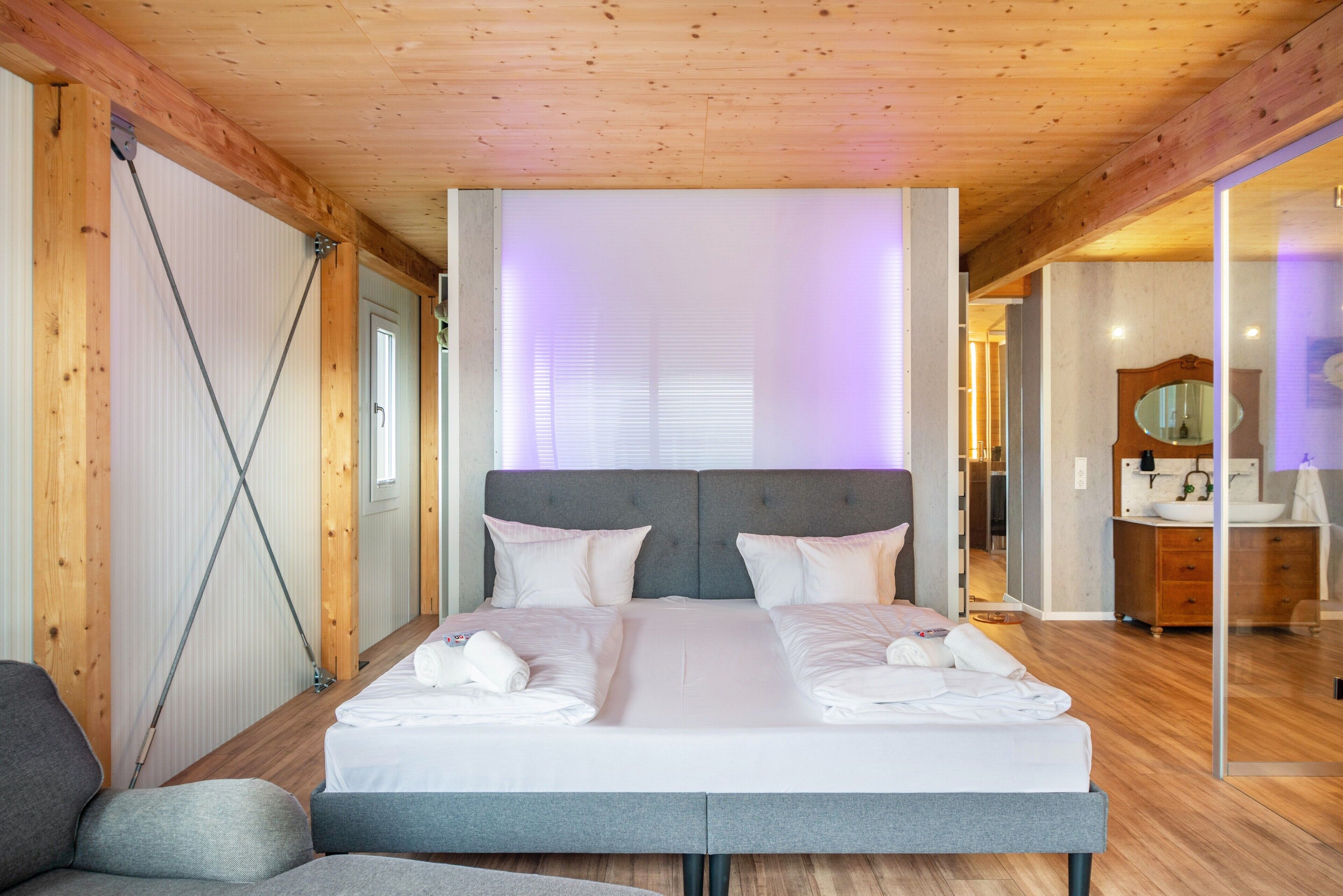 4 bedrooms, WiFi, bed sheets