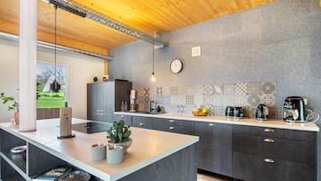 KylskÄp, ugn, spishÀll och diskmaskin