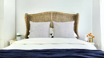 1 bedroom, desk, iron/ironing board, WiFi