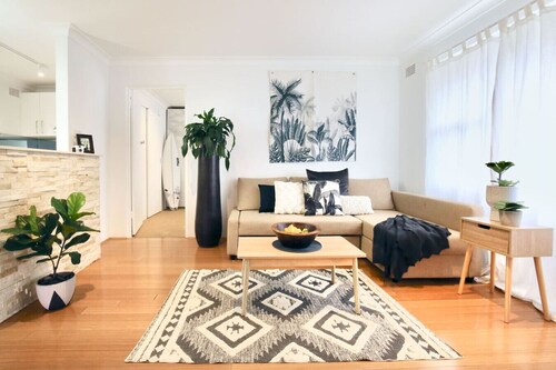 Coastal Stay | 500m to Beach & Cronulla Centre