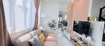 Cozy 2-bedroom house in tranquil Dasmariñas with AC