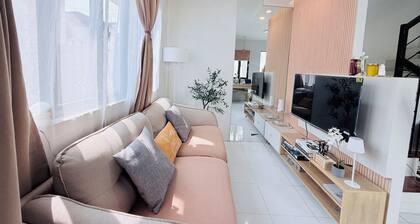 Cozy 2-bedroom house in tranquil Dasmariñas with AC