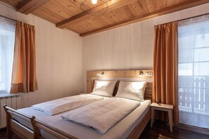 2 slaapkamers, een strijkplank/strijkijzer, wifi, beddengoed