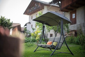 Unclassified image, 3 of 36, button - Studio Apartment 'Schrotthof Rose' with Mountain View, Shared Terrace and Wi-Fi (Schrambach)