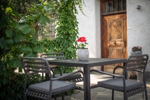 Unclassified image, 4 of 36, button - Studio Apartment 'Schrotthof Rose' with Mountain View, Shared Terrace and Wi-Fi (Schrambach)