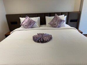 โต๊ะทำงาน, พื้นที่ทำงานแบบใช้แล็ปท็อป, เตารีด/โต๊ะรีดผ้า, Wi-Fi ฟรี