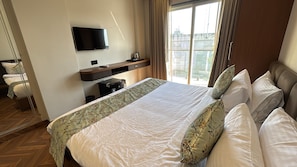 Executive Room - Hotel Golden Bird (Dabok)