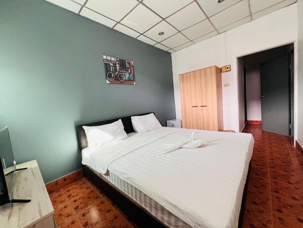 Double Room, Balcony, City View - Patong Adventure Hostel (Patong)