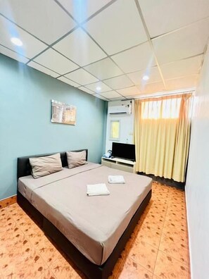 Double Room, Balcony, City View - Patong Adventure Hostel (Patong)