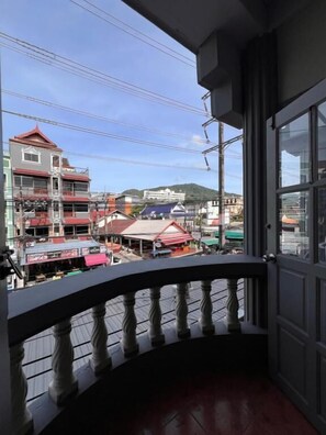 Property grounds - Patong Adventure Hostel (Patong)