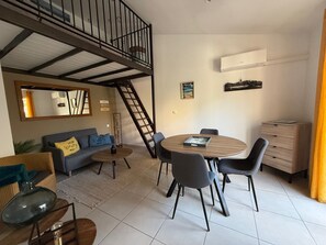 Interior - Villa Primavera in Sanary sur mer, close to the port and Portissol beach. (Sanary-sur-Mer)