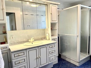 Hair dryer, towels - Large family villa 5 min from the beach - 8 pers - pets welcome (Brem-sur-Mer)
