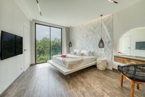 3 bedrooms, iron/ironing board, WiFi - Snow White Villa 2 3-Bedroom Haven near the Beach (Badung Regency Bali)