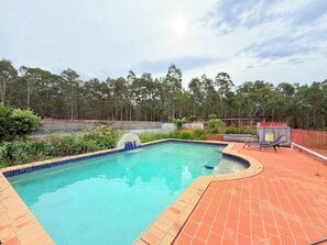 Pool - Cozy Queen Room in Peaceful Farmhouse (Worrigee)