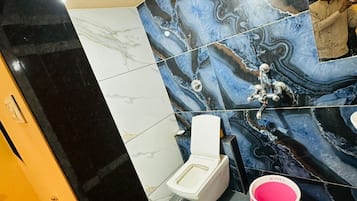 Double or Twin Room | Bathroom