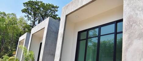 Studio, 1 King Bed, Non Smoking, Garden View | Exterior