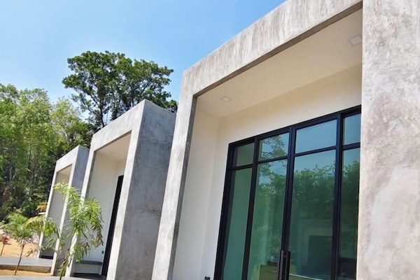 Studio - 1 kingsize-säng - icke-rökare - utsikt mot trädgården | Exteriör