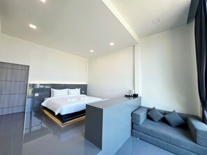 开间, 1 张特大床, 无烟房, 花园景观 | 办公桌、免费 WiFi