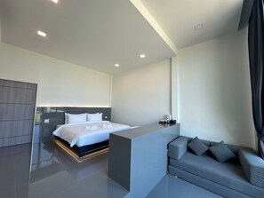 Studio, 1 King Bed, Non Smoking, Garden View | Desk, free WiFi - Pearlix Koh Mook (Ko Mook)
