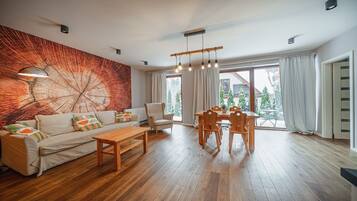 Apartment (2C) | Living area | Flat-screen TV