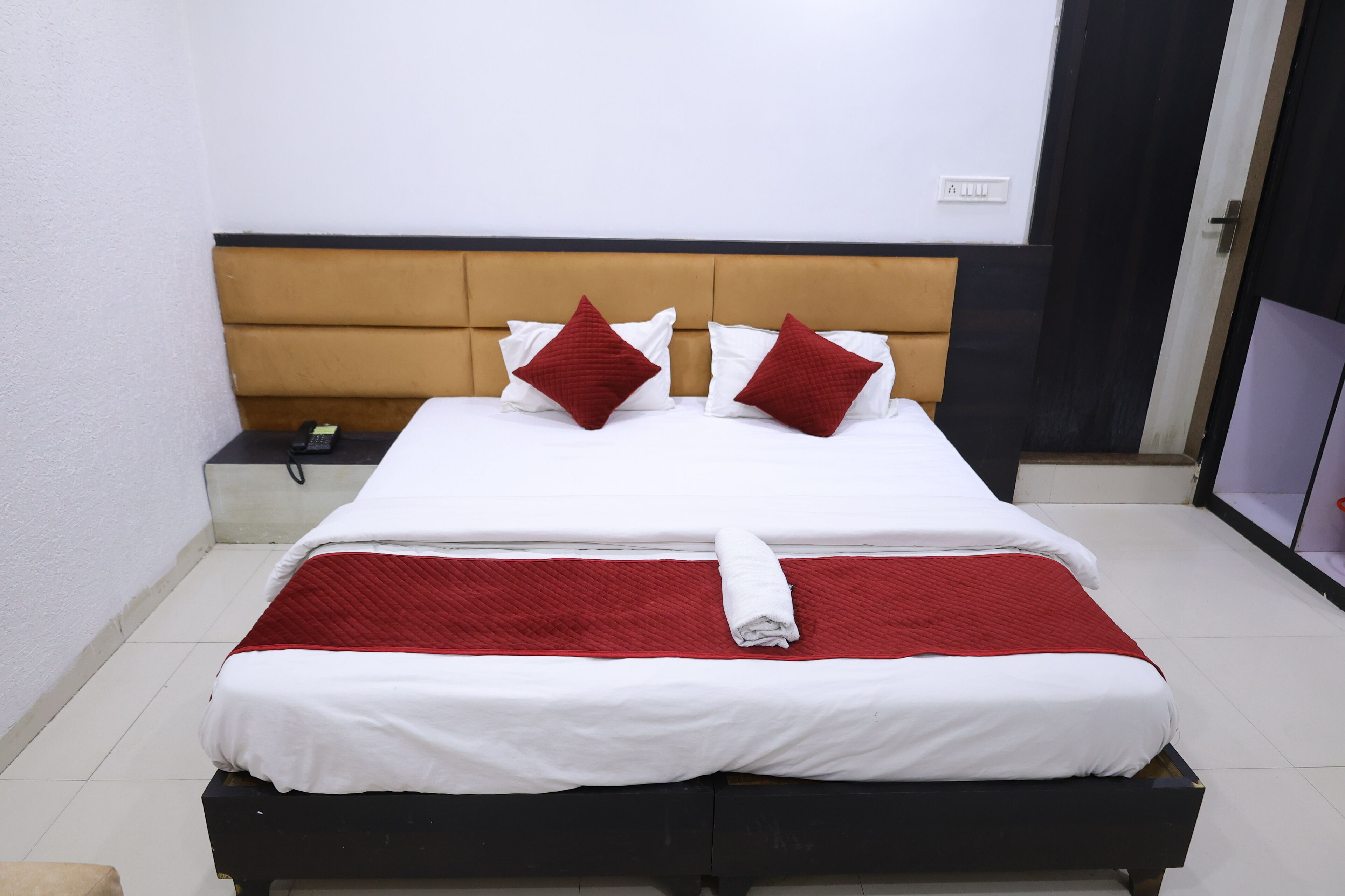 Executive Double Room, City View | Desk, free WiFi