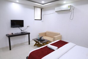 Executive Double Room, City View | Desk, free WiFi - Vallabh Vilas (Narmadapuram)