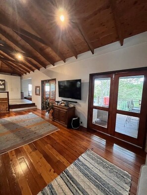 Interior - 3-Bedroom Coastal Escape Walk to MacMasters Beach (MacMasters Beach)