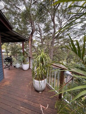 Terrace/patio - 3-Bedroom Coastal Escape Walk to MacMasters Beach (MacMasters Beach)