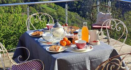 Bed and Breakfast 'La Chambre Des Fleurs' with Shared Pool, Private Terrace and Wi-Fi