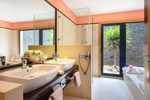 Shower, jetted bath, hair dryer - Playas Blanca Pool Private Villas (Playa Blanca)