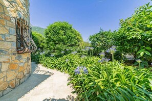Property grounds - Spacious apartment with garden, ideal for families (Le Bar sur loup)