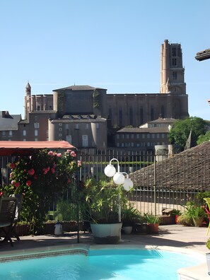 Unclassified image, 3 of 12, button - Cécile’s Room with Shared Pool, Wi-Fi, and Air Conditioning (Albi)