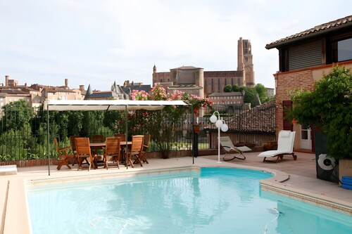 La Chambre de Cécile avec piscine partagée, Wi-Fi et climatisation