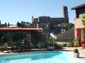 Unclassified image, 2 of 12, button - Cécile’s Room with Shared Pool, Wi-Fi, and Air Conditioning (Albi)