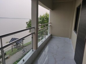 Exclusive Room, Balcony, River View - ICHHAMATI HOTEL AND RESTAURANT  (Taki)