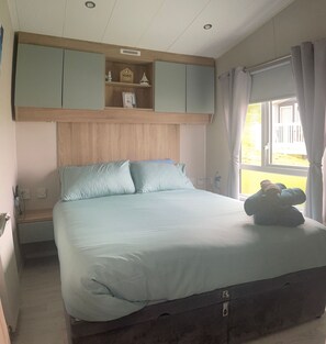 4 bedrooms, iron/ironing board, Internet, bed sheets - JSNHolidays at Craig Tara Holiday Park (Ayr)