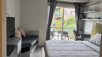 1 chambre, fer et planche à repasser, accès Internet, draps fournis