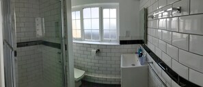 Douche, serviettes fournies