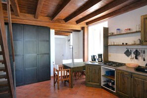Fridge, stovetop, dishwasher, dining tables - Apartment in Bolsena (Bolsena (VT))