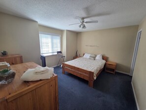 4 bedrooms, iron/ironing board, free WiFi, bed sheets - Bright &Specious Family Home Close To Ski Hill (Collingwood)
