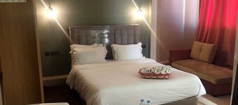Lyron Hostel