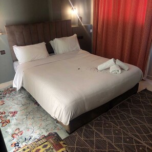 Comfort Double Room, City View | Select Comfort beds, laptop workspace, free WiFi - Lyron Hostel (Marrakech)