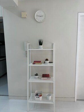 Interior - 1BR End Unit with 1.5 Bath, Private Balcony, Pool Access,Designated Free Parking (Metro Manila)