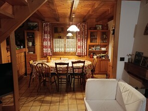 Dining - Savoyard chalet sleeps 6 exceptional location and view (Les Houches)