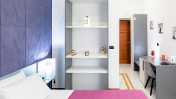 Camera doppia, vista città | Una cassaforte in camera, Wi-Fi gratuito